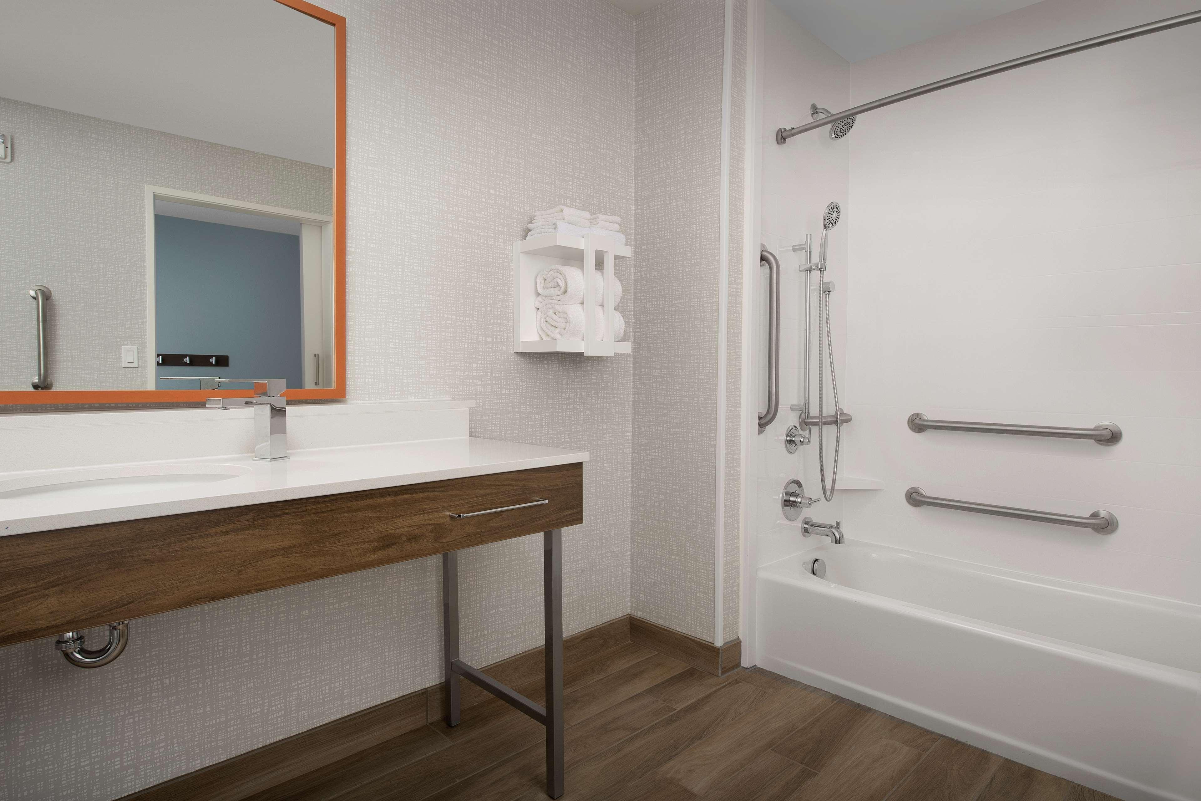 Hampton Inn Warroad, Mn Exterior photo